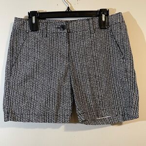 Cabi Women’s flat front Heidi Shorts‎ black white design cotton blend size 2